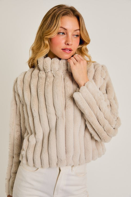 Vabbie Faux Fur Crop Jacket - Beige